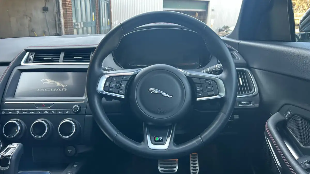 2019-jaguar-e-pace-20-i4d-chequered-flag-180ps-big-14