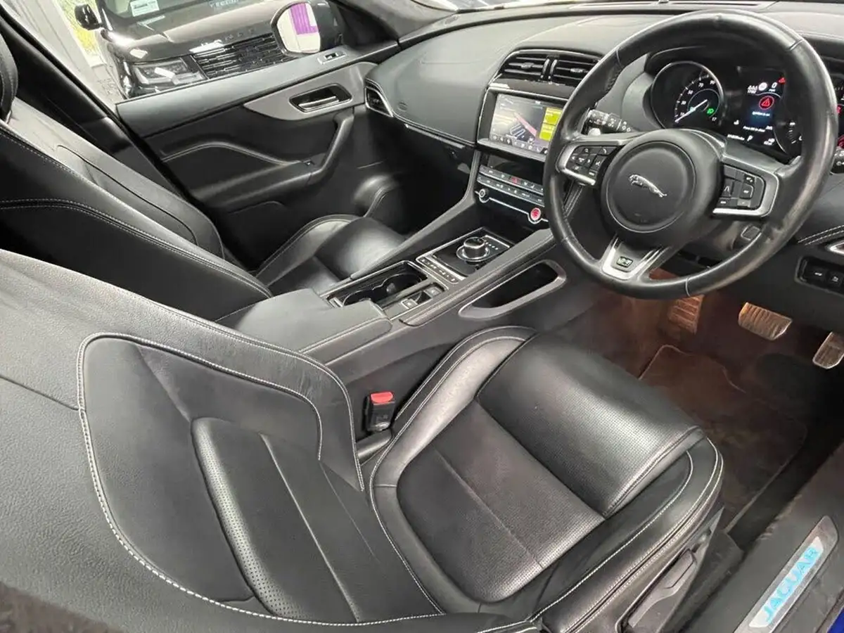 2019-jaguar-f-pace-20-i4d-r-sport-180ps-awd-auto-big-23