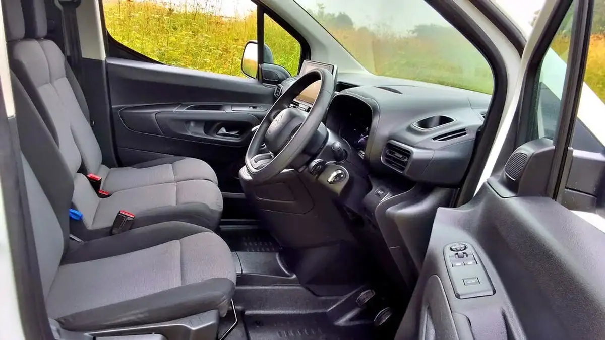2019-citroen-berlingo-16bluehdi-650-enterprise-big-19