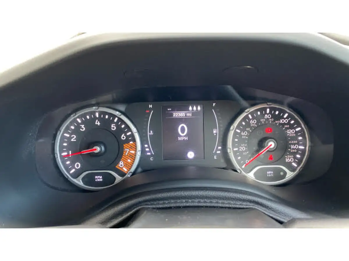 2020-jeep-renegade-10-gse-night-eagle-ii-big-17