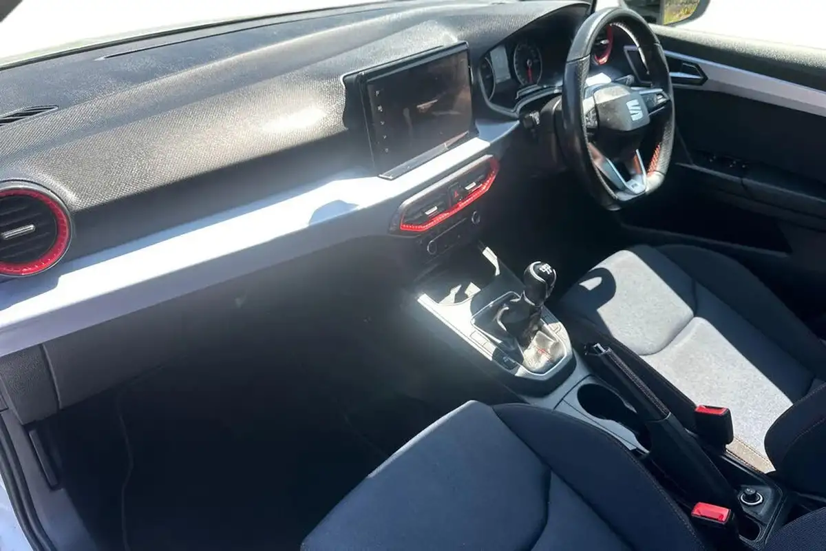 2022-seat-ibiza-10-tsi-fr-95ps-big-14