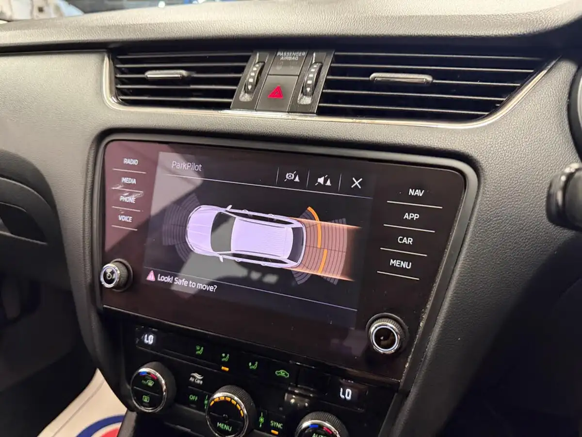 2018-skoda-octavia-10-tsi-se-technology-estate-dsg-big-25