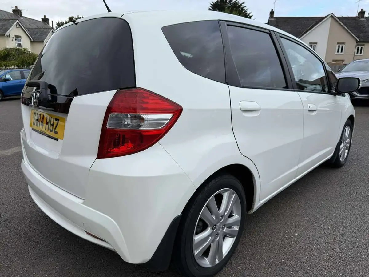 2014-honda-jazz-14-es-plus-big-3