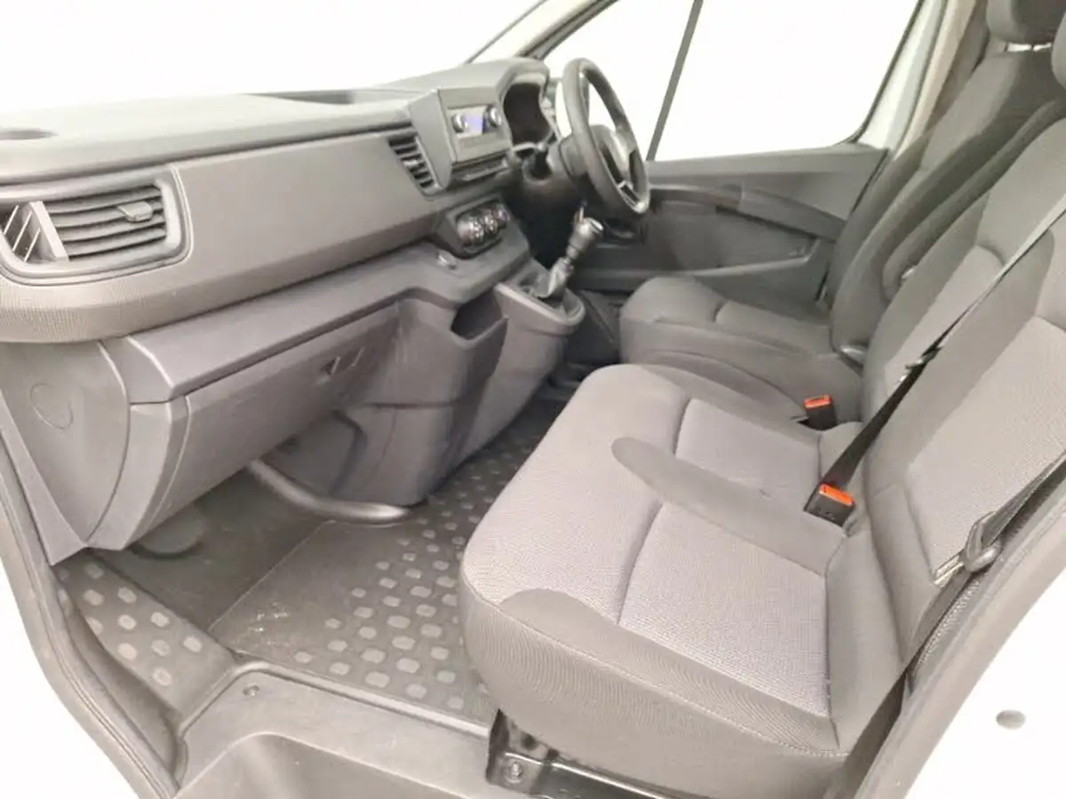 2022-renault-trafic-20dci-ll30-150-business-big-4