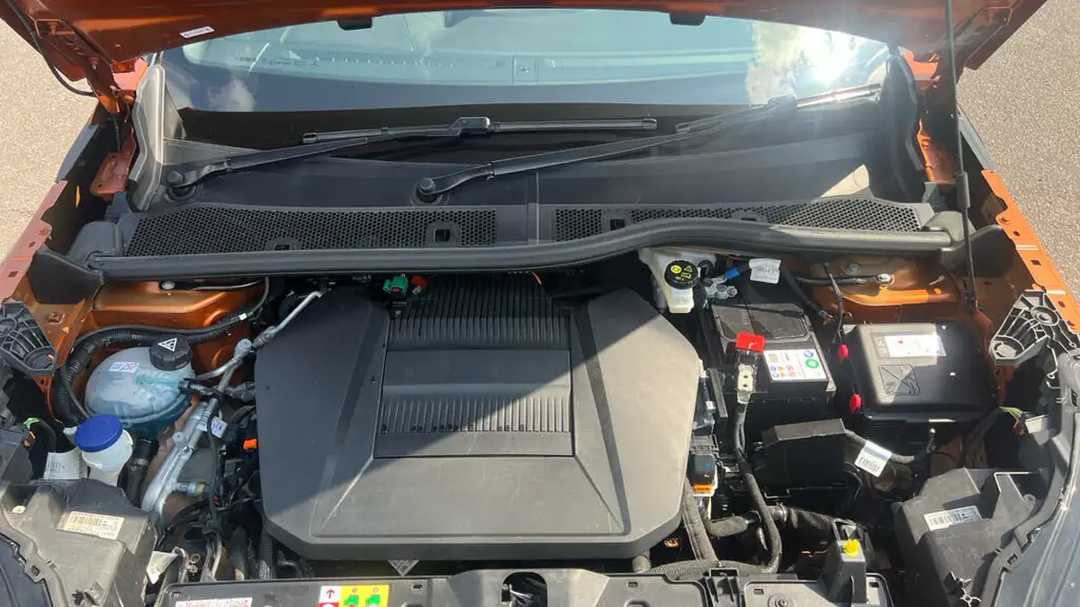 2021-peugeot-2008-suv-e-gt-big-17