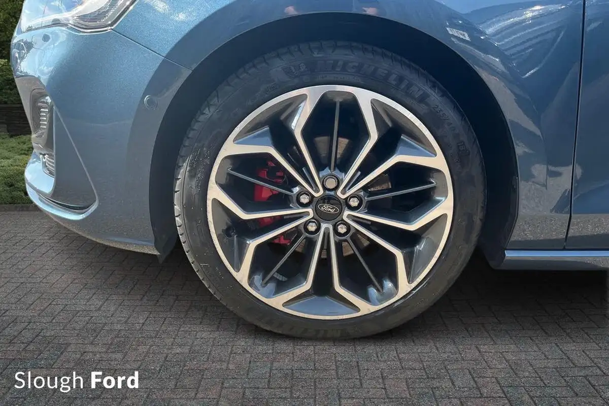 2023-ford-focus-10t-st-line-x-125ps-hybrid-mhev-hatchback-powershift-big-5