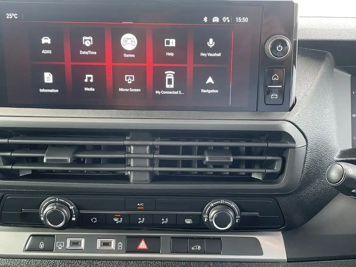 2024-vauxhall-vivaro-20td-xl-pro-big-25