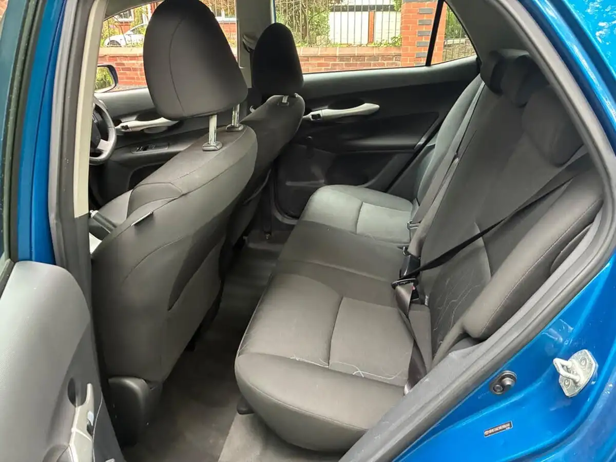 2011-toyota-auris-133-vvt-i-edition-5d-big-16