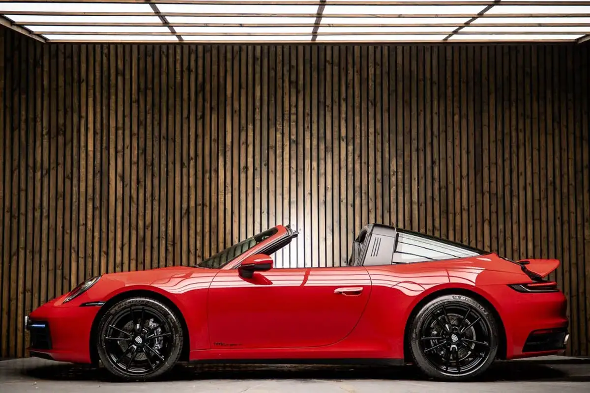 2020-porsche-911-30-targa-4-big-6