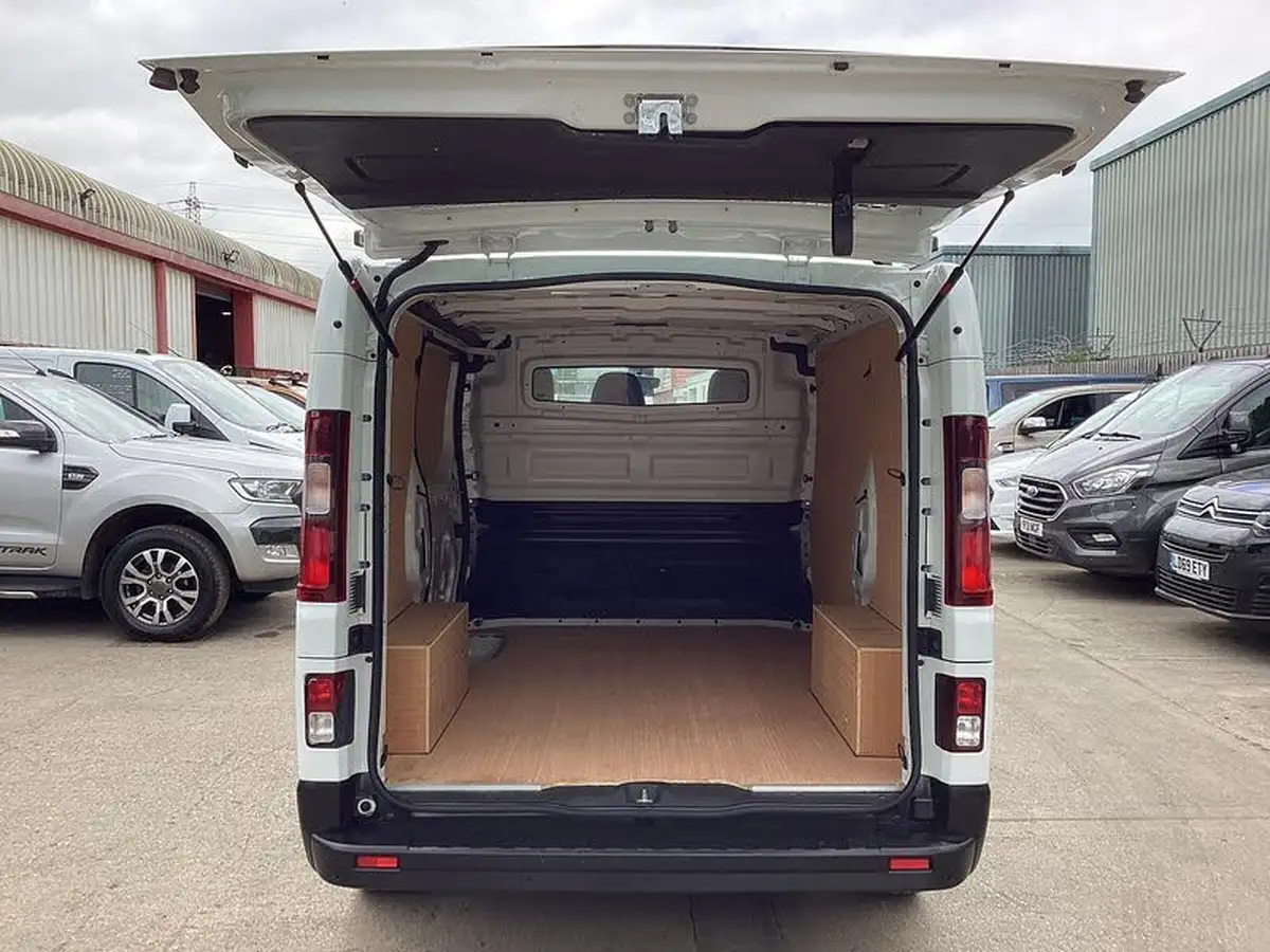 2020-renault-trafic-20dci-sl28-energy-120-business-big-38