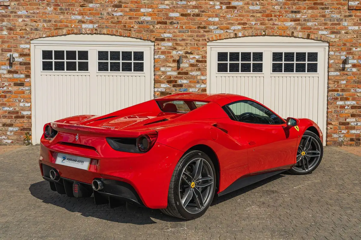 2017-ferrari-488-39-488-spider-big-22