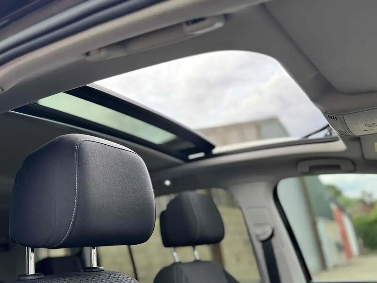 2016-volkswagen-touran-20tdi-se-family-big-33