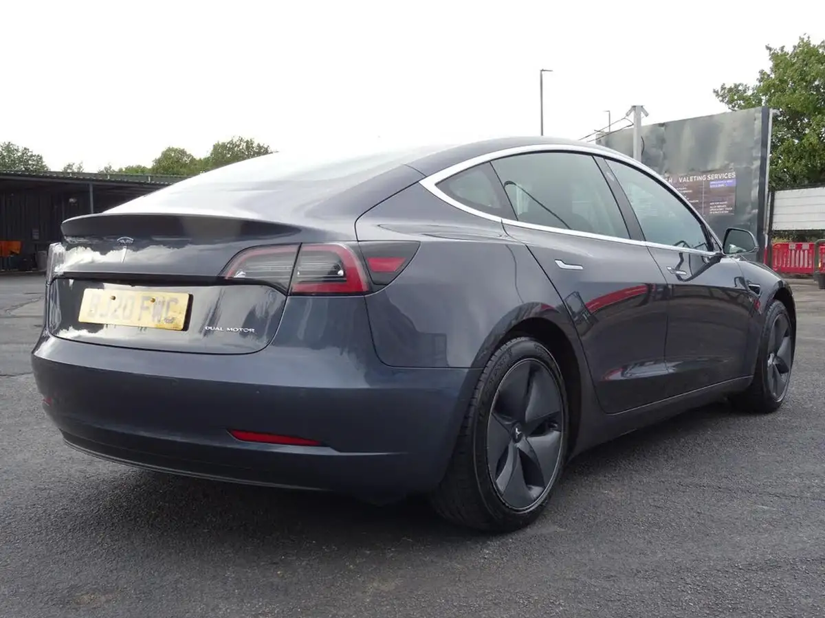 2020-tesla-model-3-e-long-range-big-8