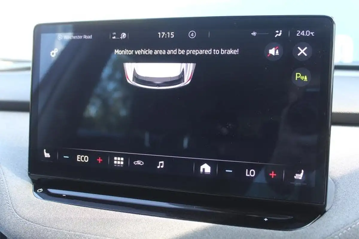 2021-skoda-enyaq-e-60-62-kwh-big-32