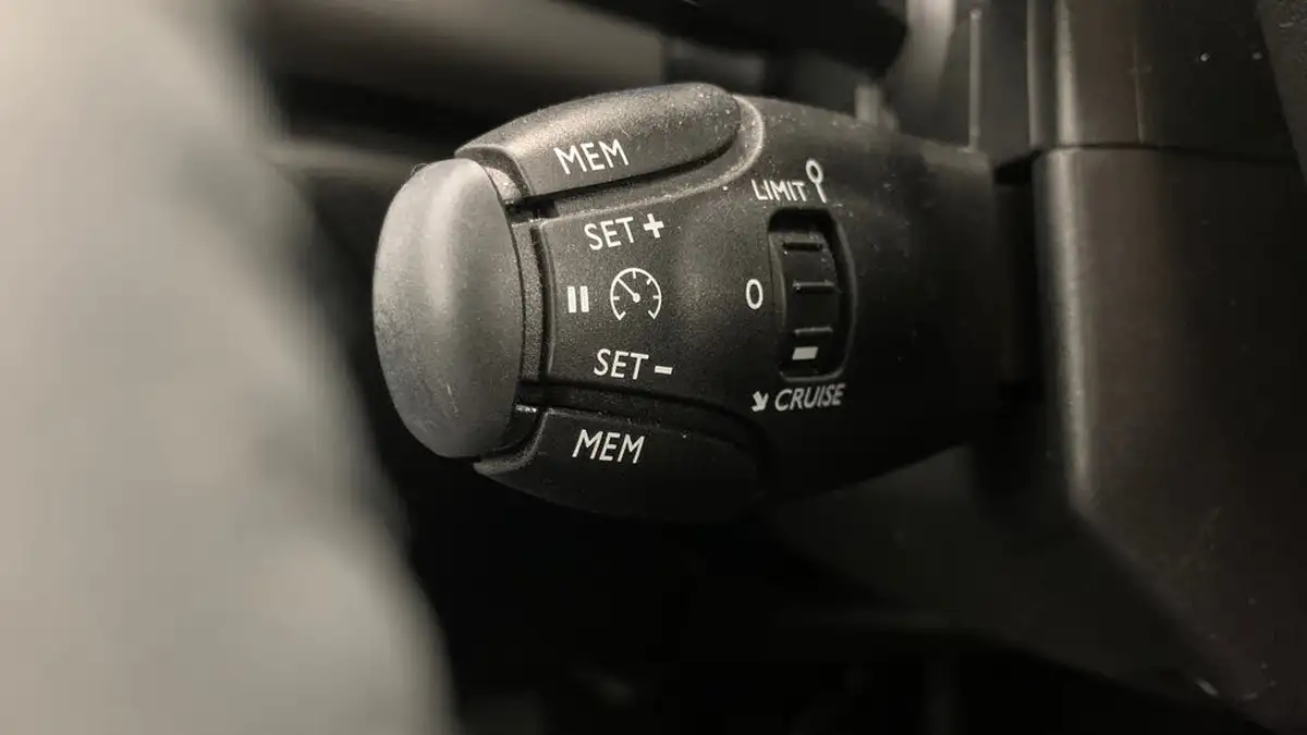 2022-citroen-c5-aircross-16-puretech-shine-big-33