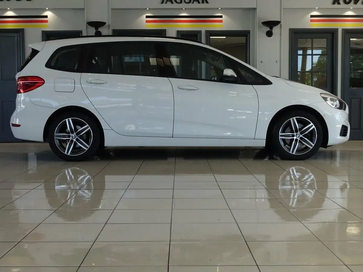 2017-bmw-2-series-15-218i-sport-136bhp-gran-tourer-5d-big-1