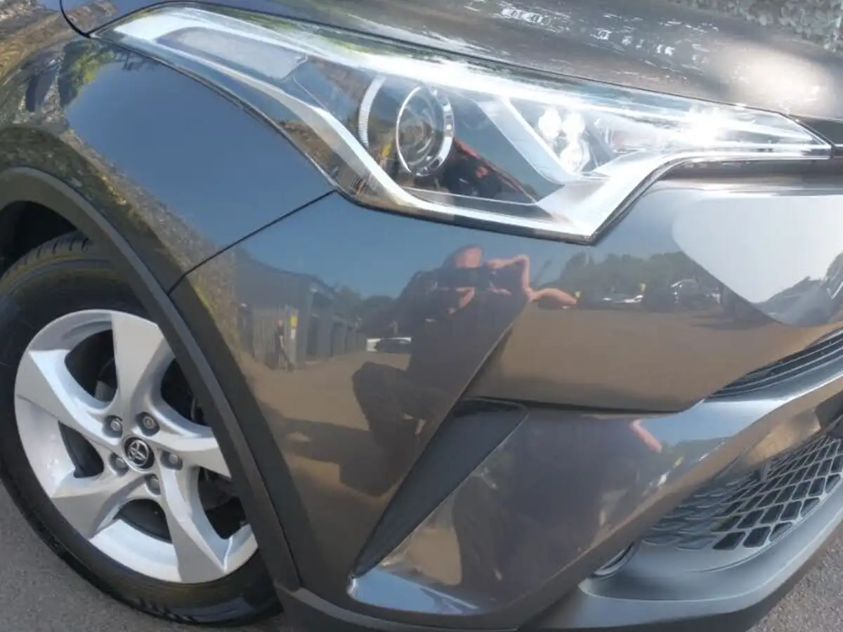 2017-toyota-c-hr-18-vvt-i-icon-big-8