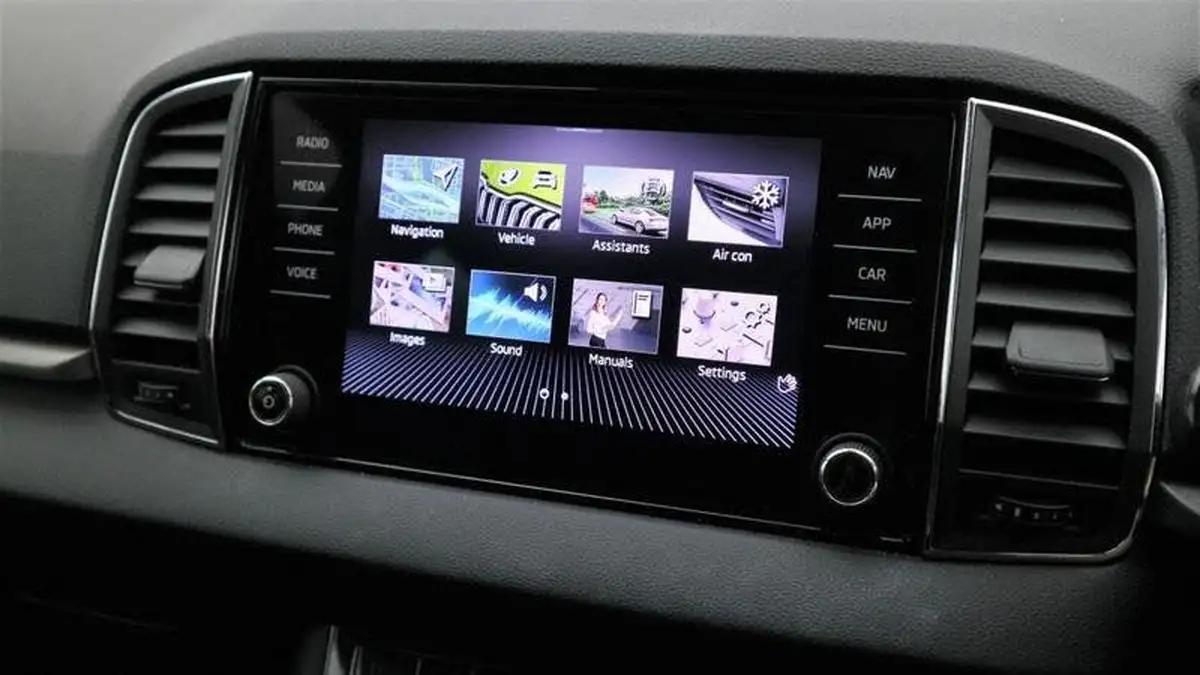 2021-skoda-karoq-10-tsi-se-technology-110ps-big-6