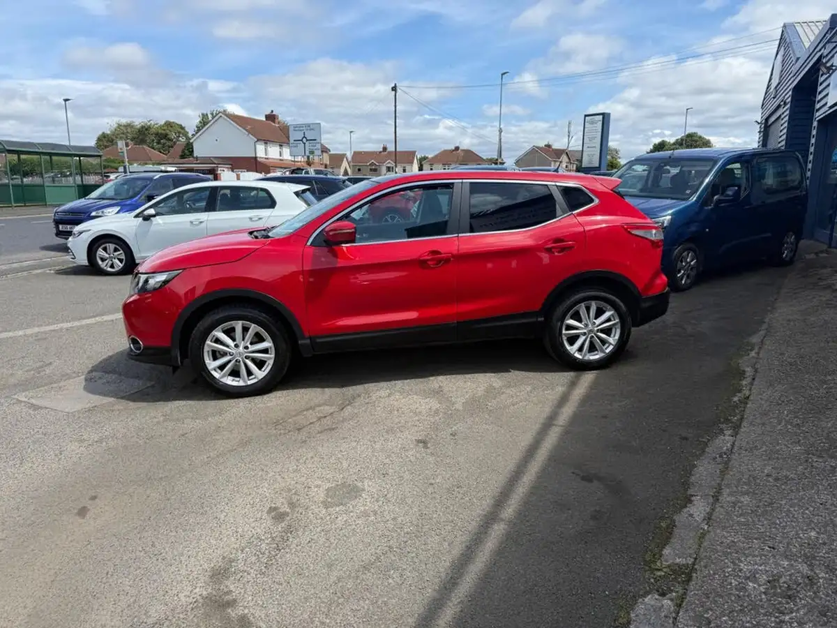 2014-nissan-qashqai-15dci-acenta-premium-big-6