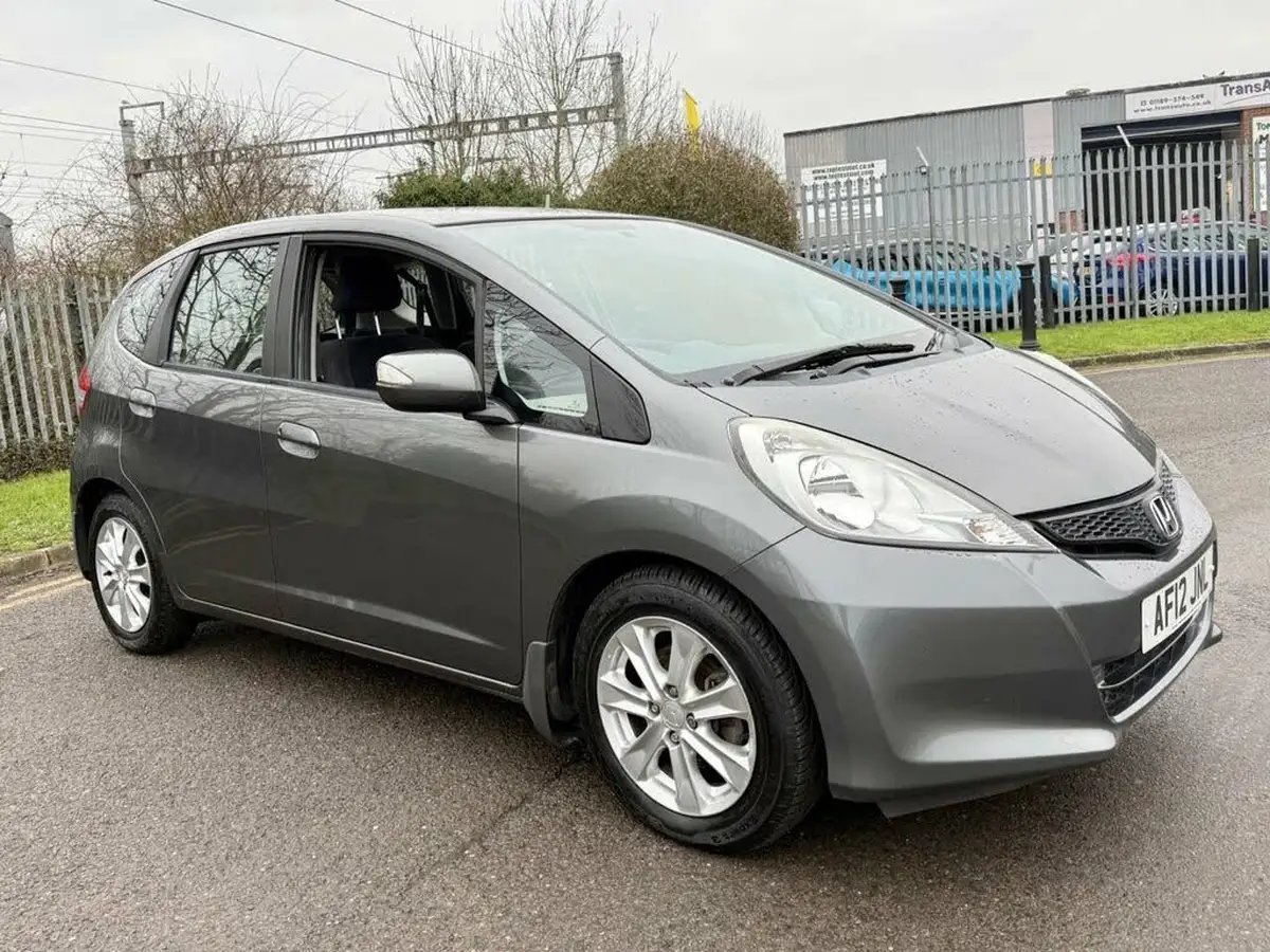 2012-honda-jazz-14-es-big-8