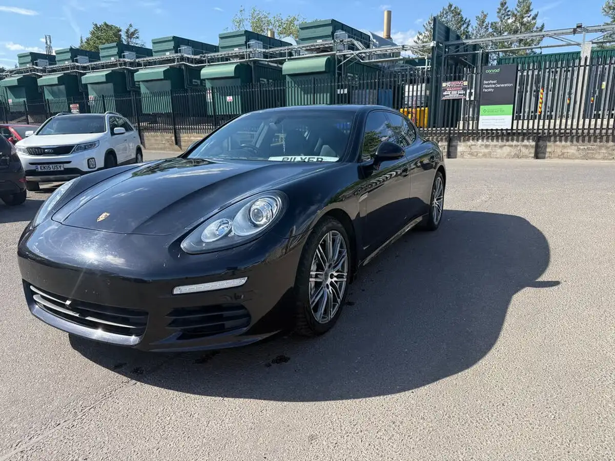 2014-porsche-panamera-30td-big-25