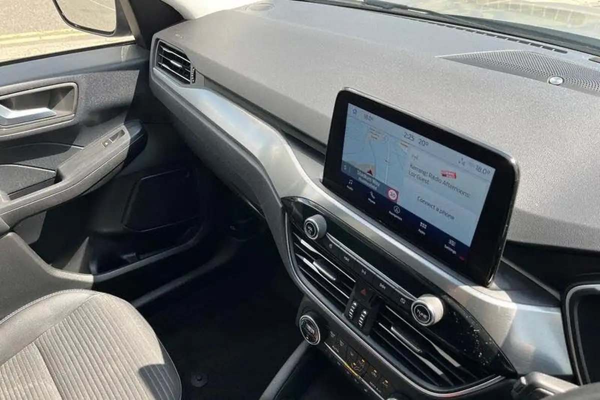 2022-ford-kuga-big-21
