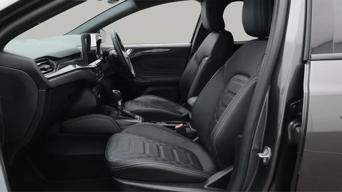 2023-ford-focus-10t-st-line-x-125ps-hybrid-mhev-hatchback-powershift-big-14