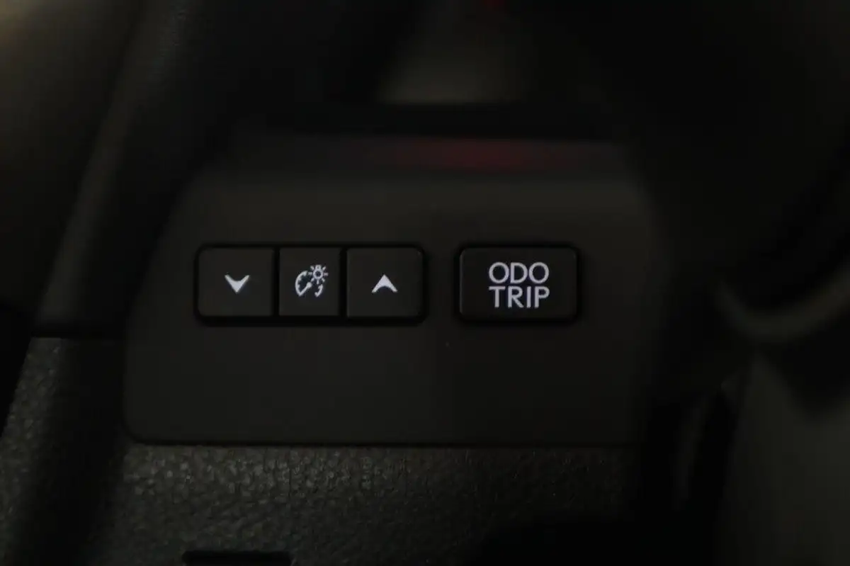 2019-lexus-es-300h-25-f-sport-big-24