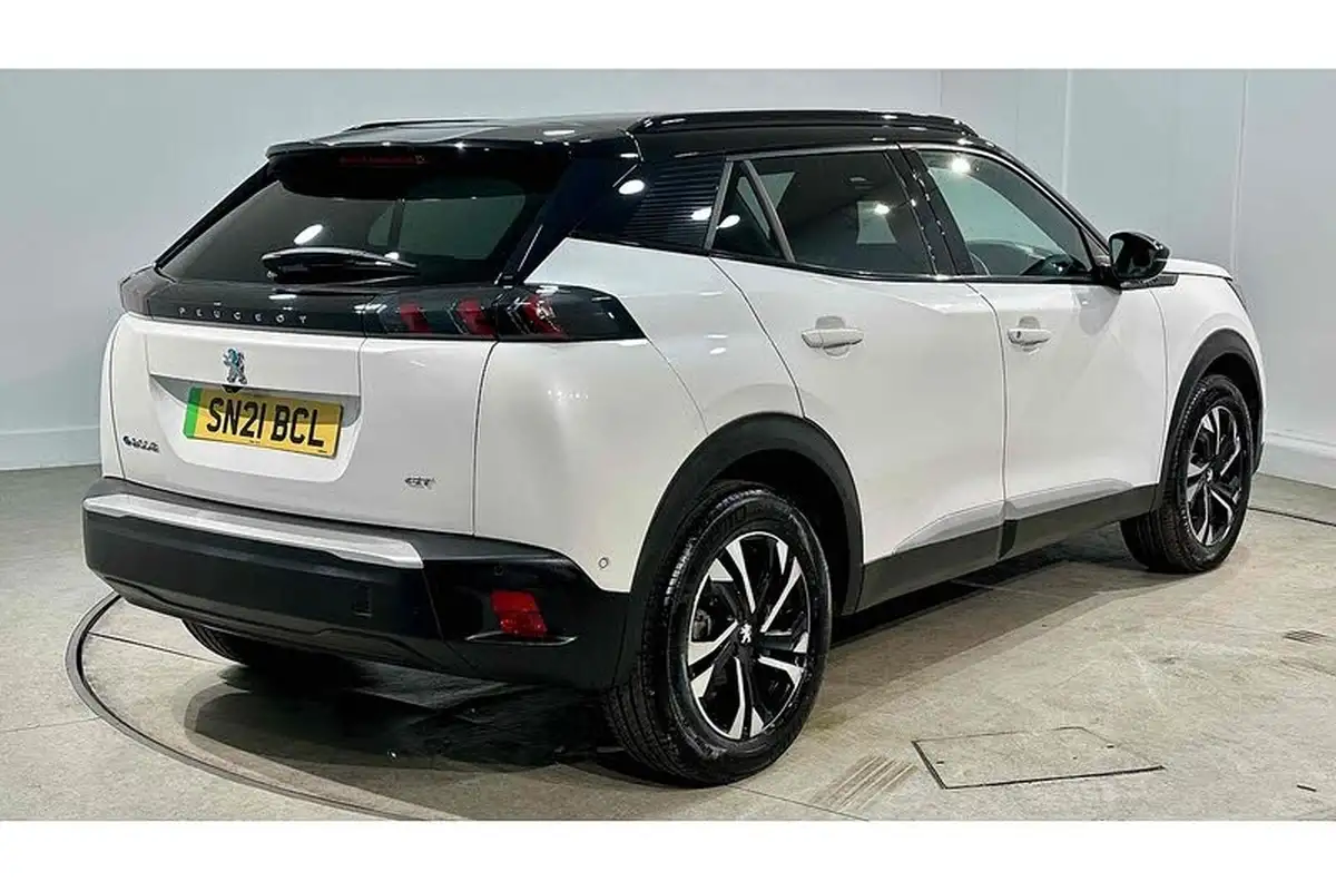 2021-peugeot-2008-suv-e-gt-big-8