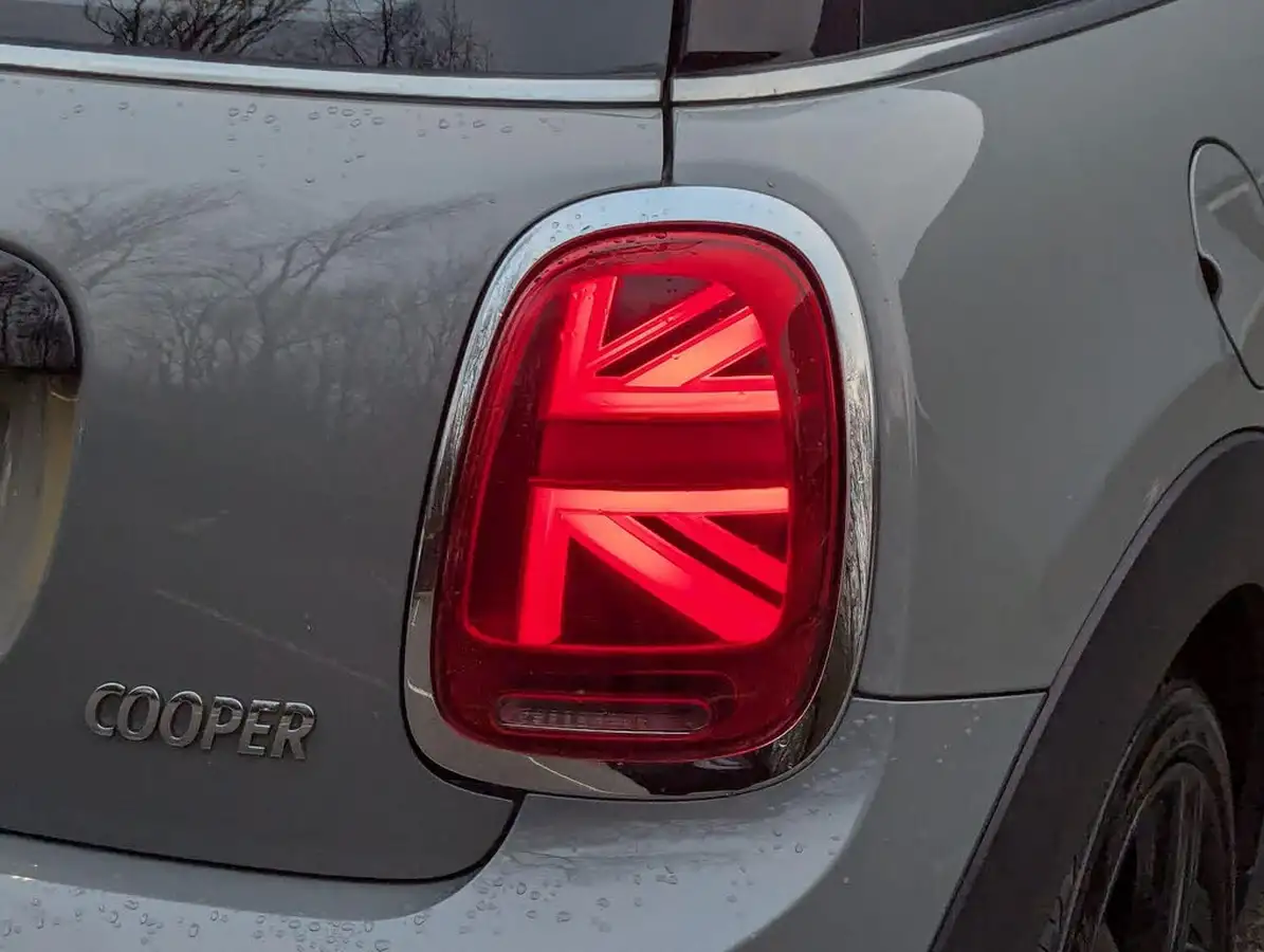2019-mini-cooper-15-cooper-sport-hatchback-3d-big-26