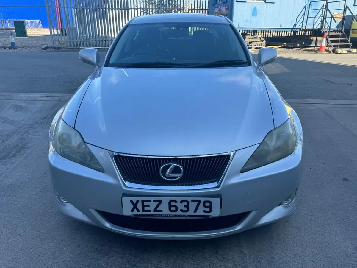 2009-lexus-is-250-25-se-l-saloon-4d-auto-big-5