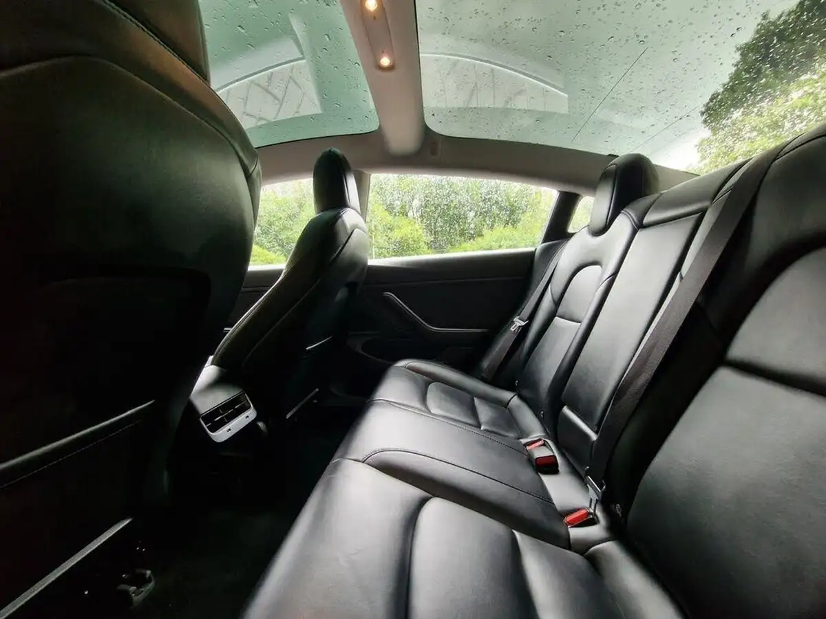 2020-tesla-model-3-e-long-range-big-54
