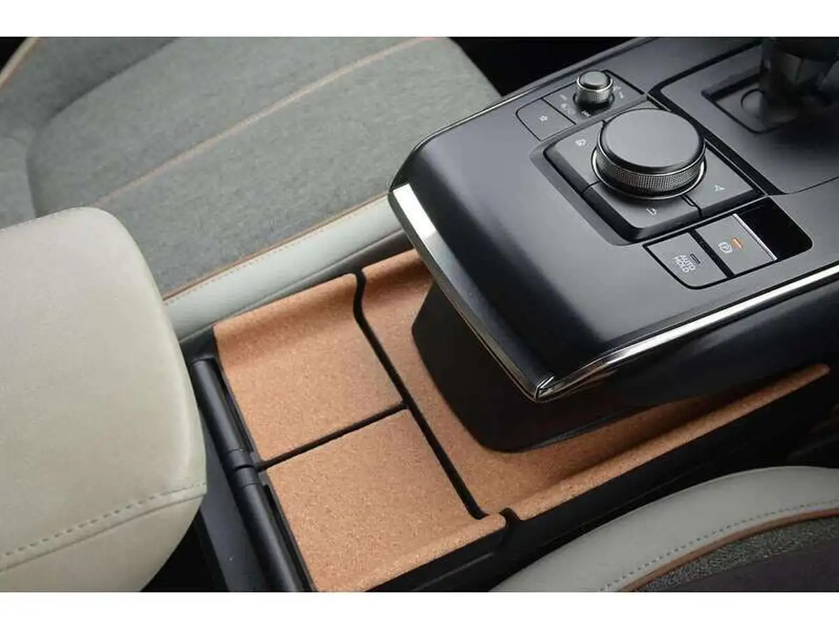 2021-mazda-mx-30-e-first-edition-big-35