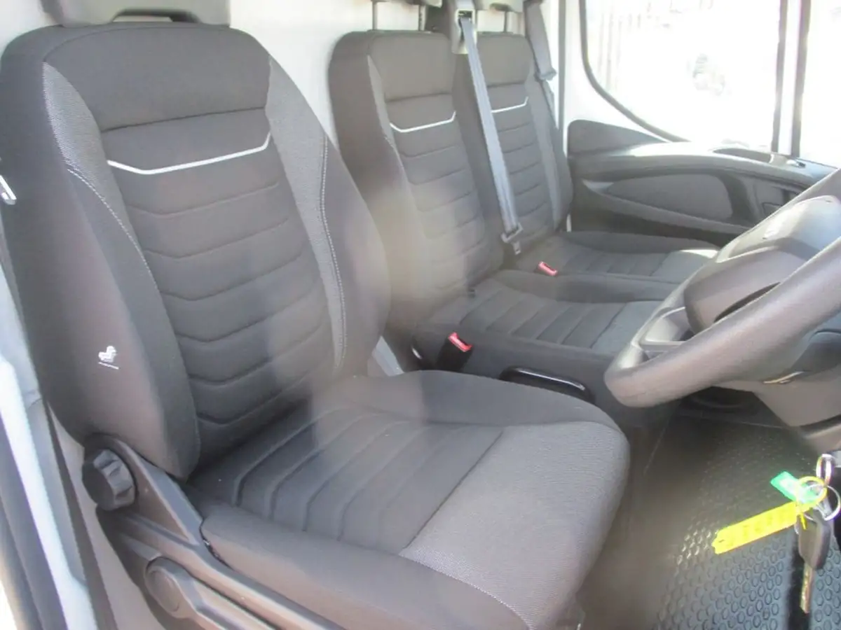 2024-iveco-daily-s-class-23td-35s14v-business-3520lmm-h2-136pseu6dt-big-10