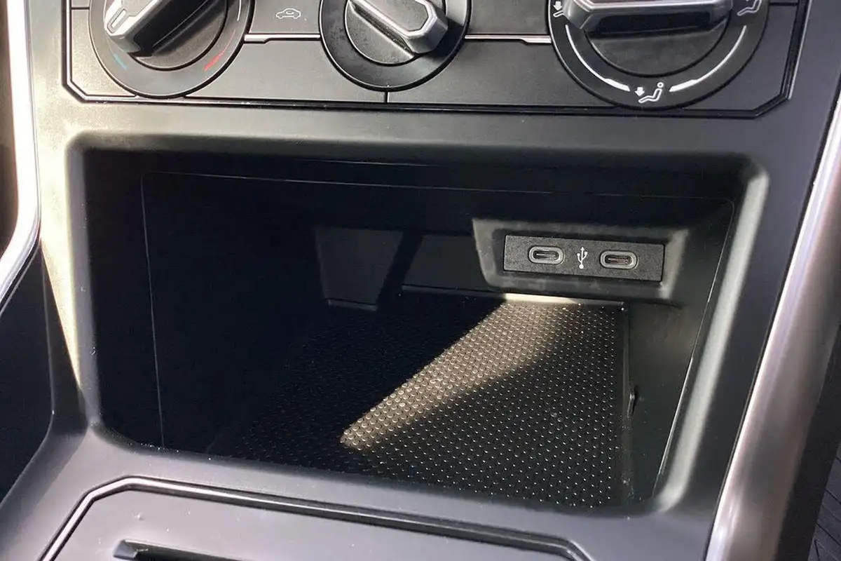2024-volkswagen-polo-10-tsi-life-big-30