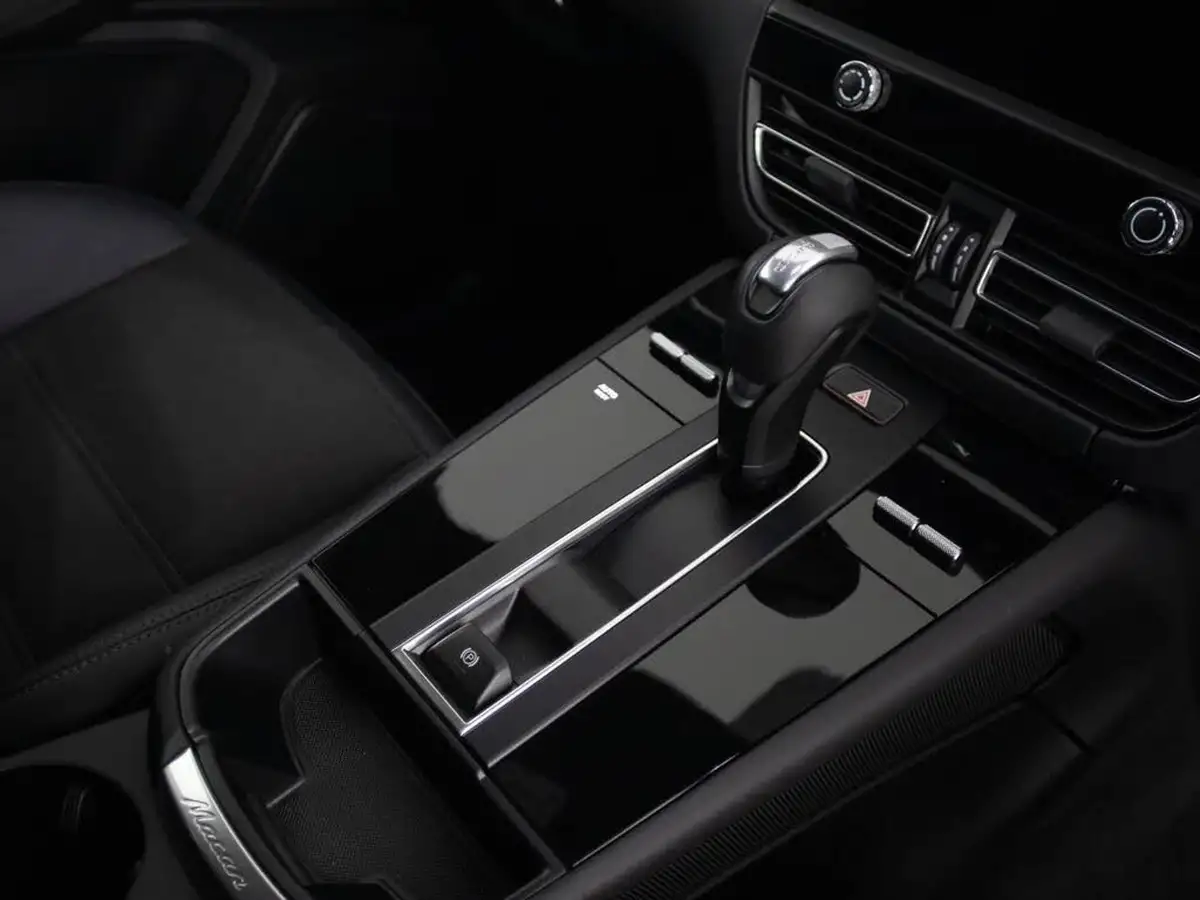 2023-porsche-macan-29-v6-gts-big-35