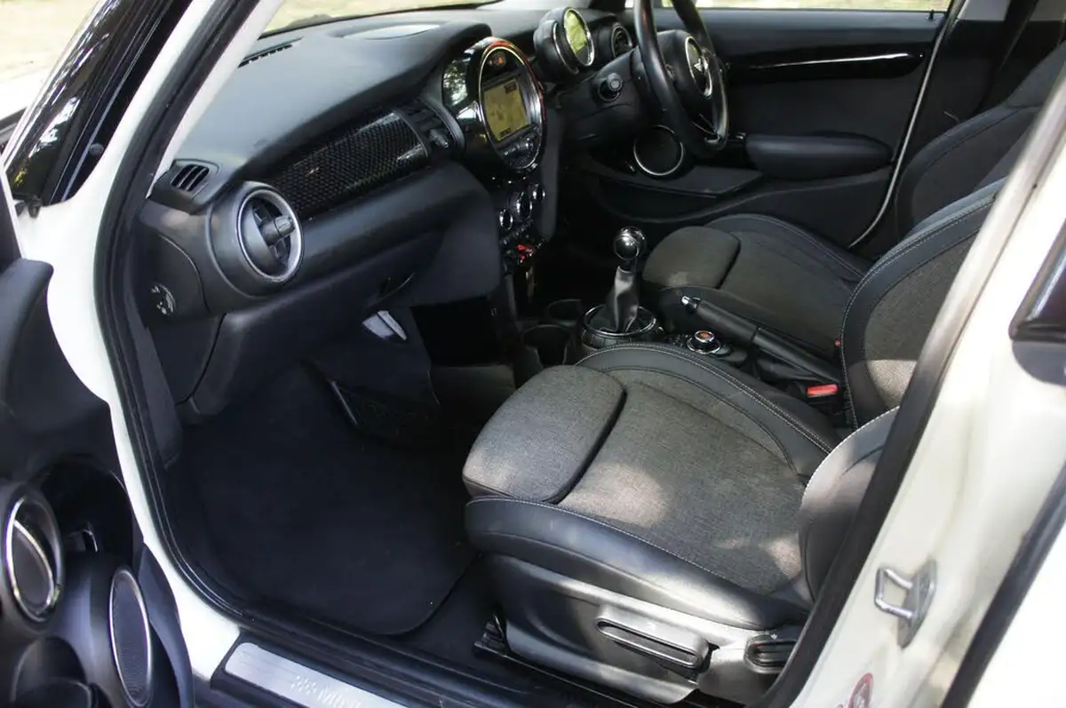 2015-mini-cooper-20td-cooper-sd-170bhp-ss-hatchback-5d-big-9