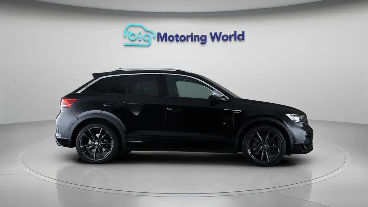 2021-volkswagen-t-roc-20-tsi-r-big-8