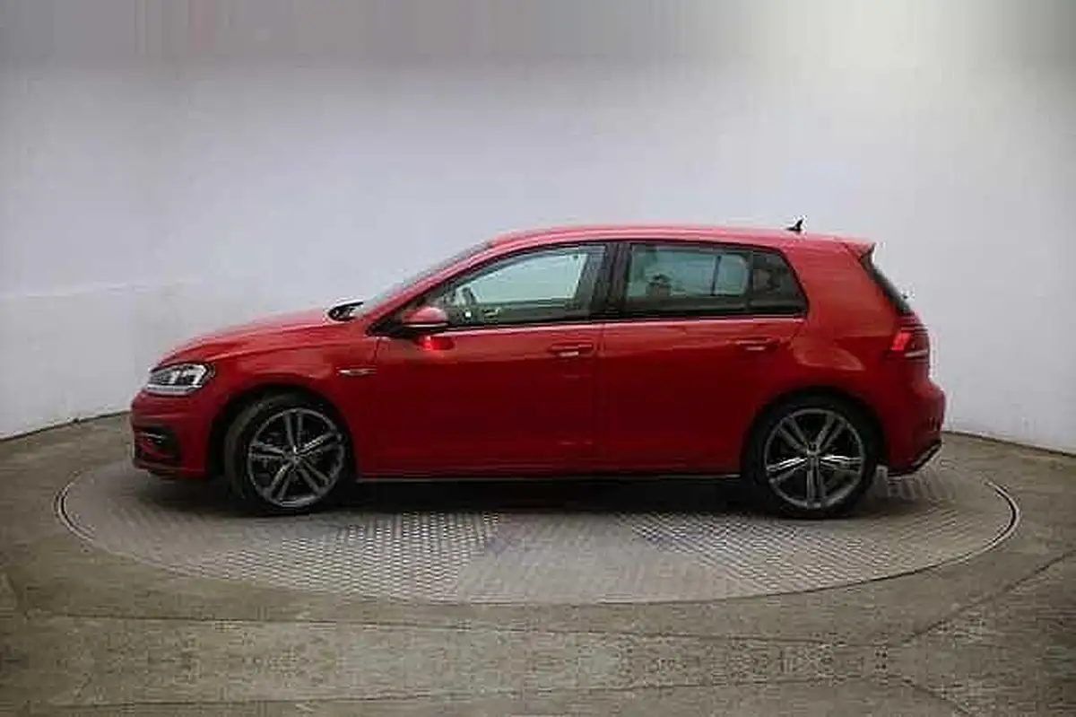 2018-volkswagen-golf-15-tsi-r-line-ss-5d-dsg-big-3