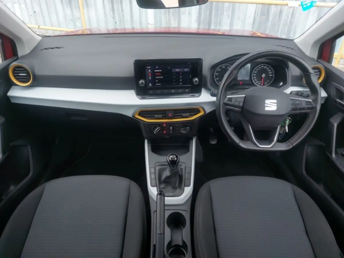 2019-mini-countryman-15-cooper-classic-big-2