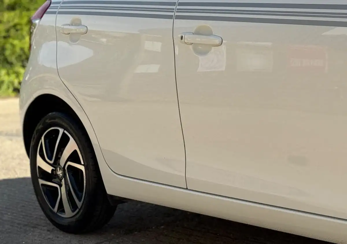 2019-peugeot-108-10-collection-hatchback-big-20