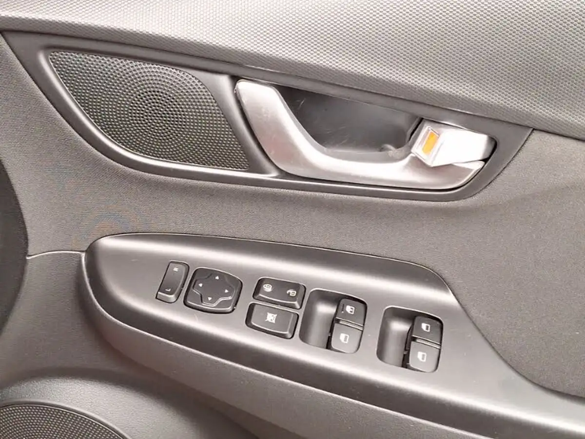 2022-hyundai-kona-10-t-gdi-se-connect-big-13