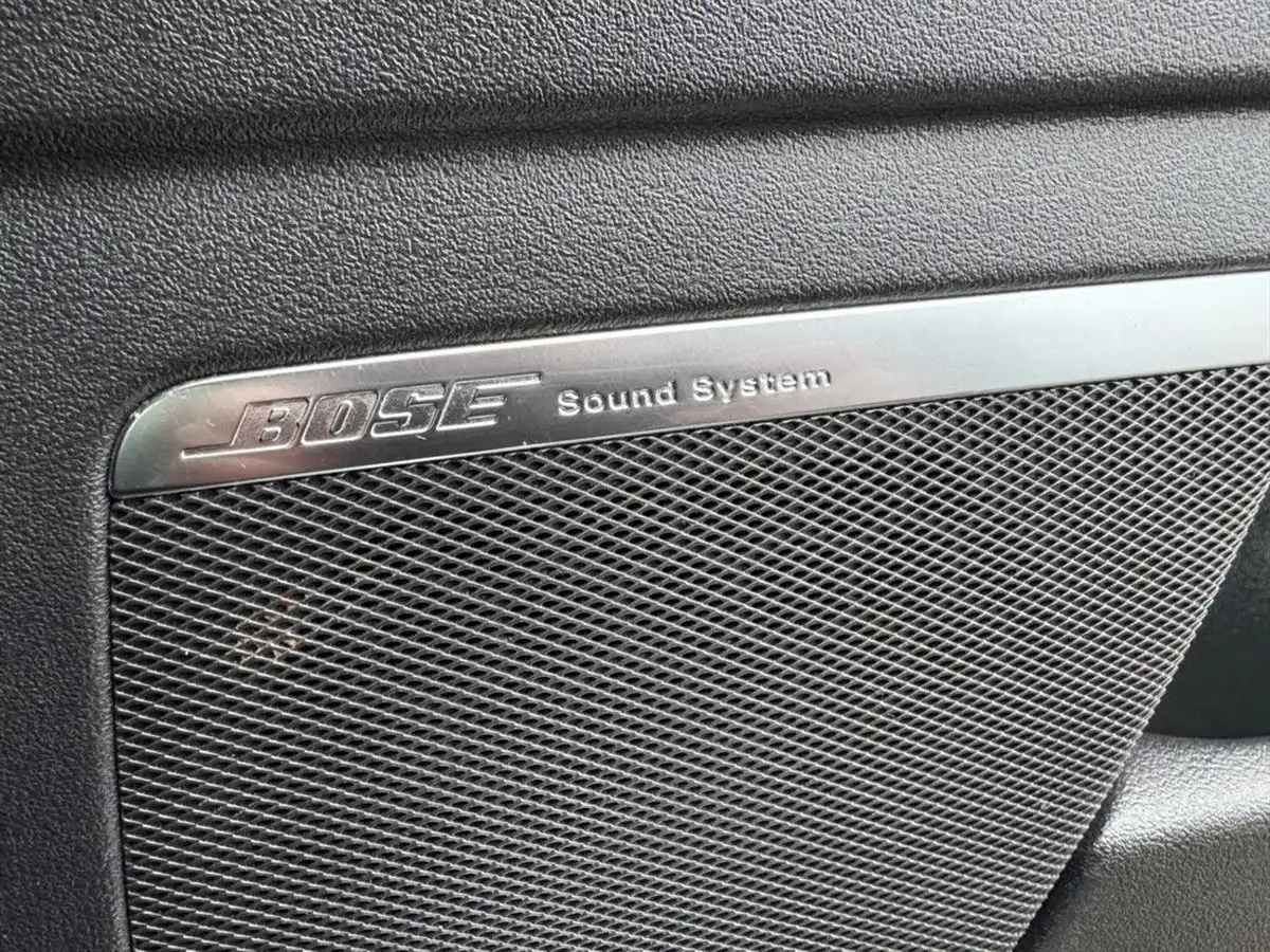 2011-audi-s3-20-black-edition-hatchback-3d-s-tronic-big-15