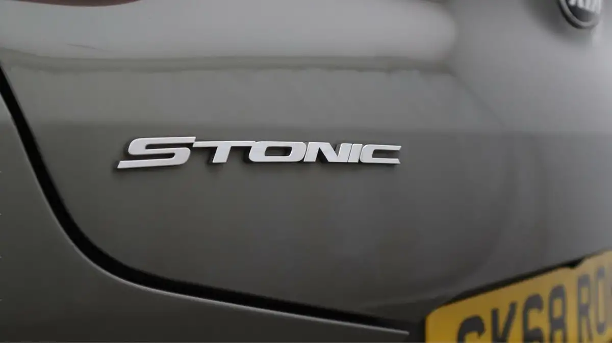 2018-kia-stonic-10-t-gdi-4-big-20