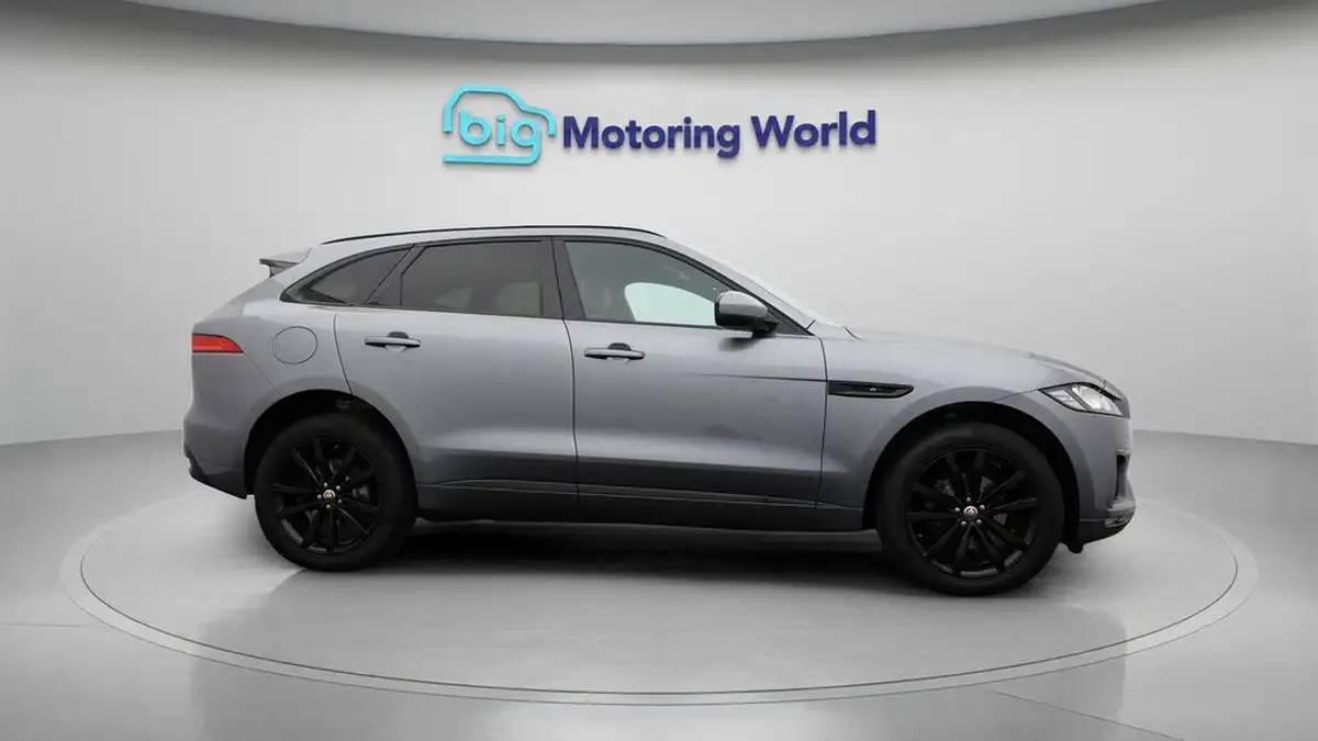 2020-jaguar-f-pace-20-i4d-chequered-flag-180ps-big-8