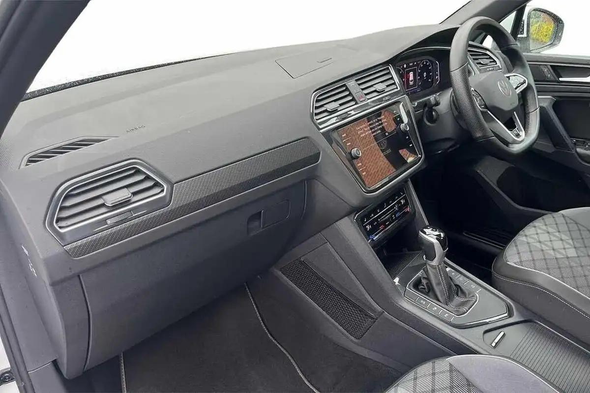 2022-volkswagen-tiguan-20tdi-r-line-edition-big-1