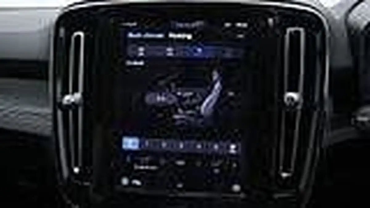 2022-volvo-xc40-e-twin-recharge-big-63