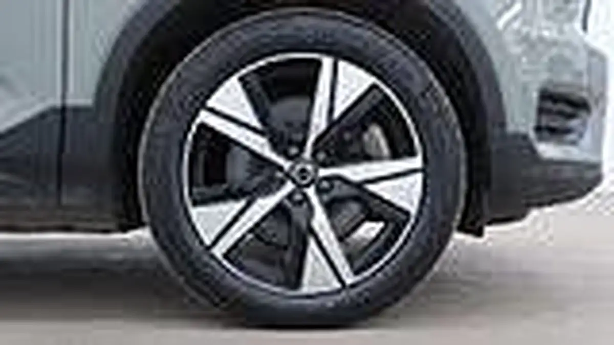 2022-volvo-xc40-e-twin-recharge-big-35