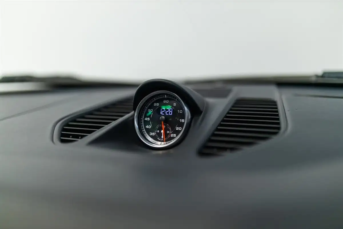 2012-porsche-911-38-carrera-s-400bhp-coupe-big-24