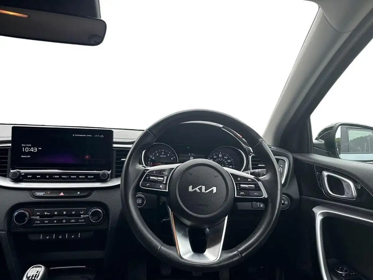 2022-kia-xceed-15-t-gdi-3-big-12